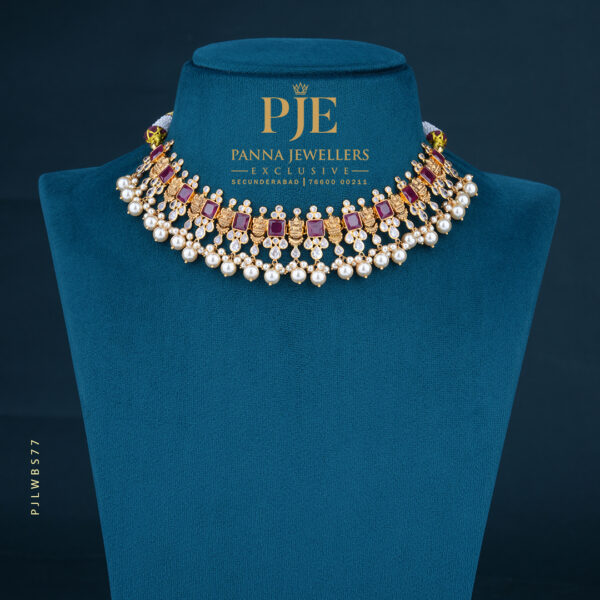 Pearls Short Necklace