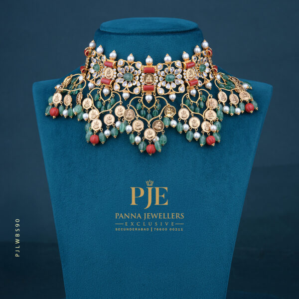 Pearls Short Necklace