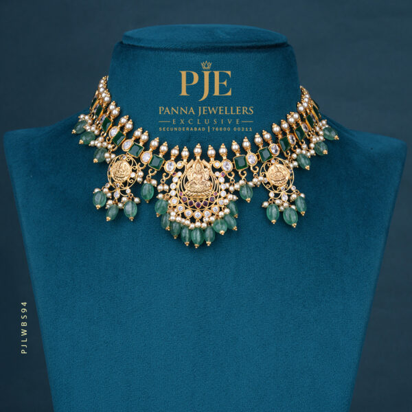 Pearls Short Necklace