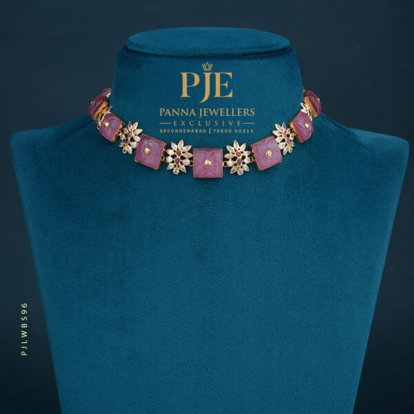 Pearls Short Necklace