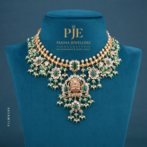 Pearls Short Necklace