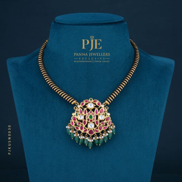 Kundan Short Necklace| 40.24 Grams