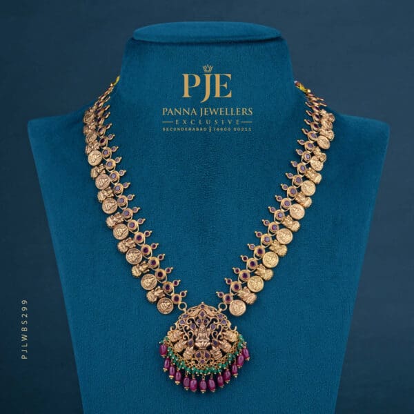 Pearls Short Necklace | 22.68 grams