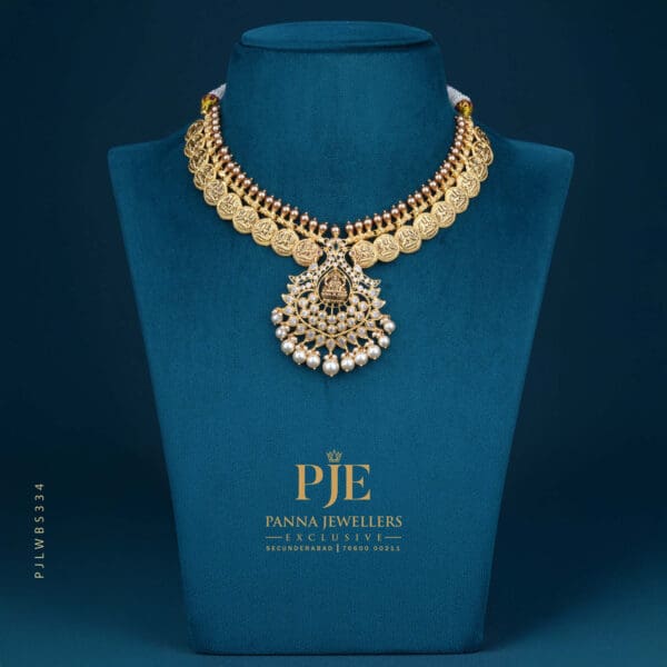 PEARLS SHORT NECKLACE | 27.31 grams