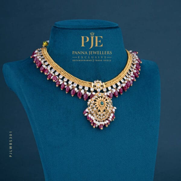 PEARLS SHORT NECKLACE | 21.18 grams