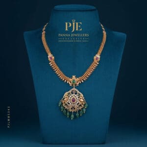 PEARLS SHORT NECKLACE | 28.89 grams