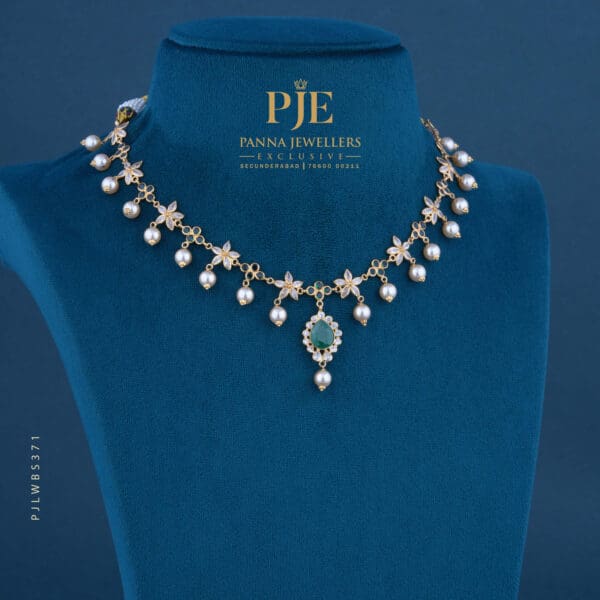 PEARLS SHORT NECKLACE | 7.03 grams