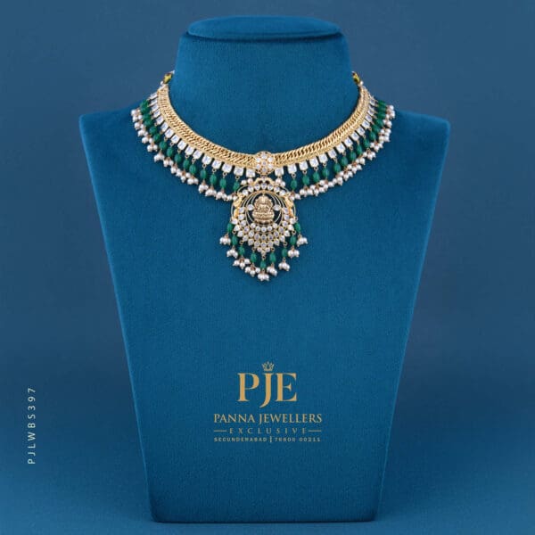 PEARLS SHORT NECKLACE | 22.19 grams