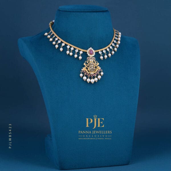 PEARLS SHORT NECKLACE | 13.97 grams