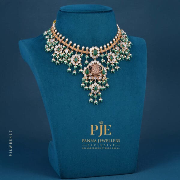PEARLS SHORT NECKLACE | 33.6 grams