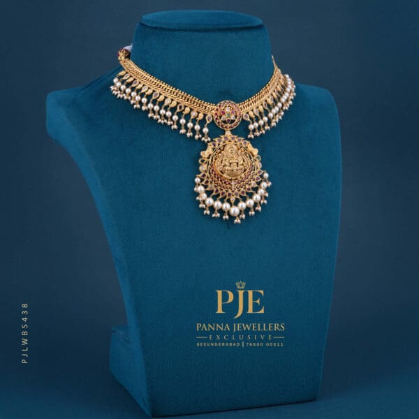 PEARLS SHORT NECKLACE | 25.32 grams